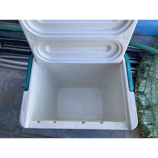 IGLOO Legend 24 Stackable Can Cooler Ice Chest w/ damage - Image 6