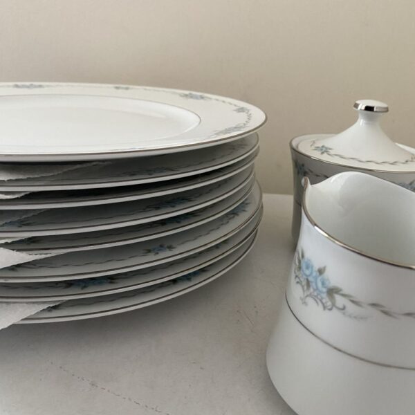 Style House fine china 8 plates & cream and sugar cups - Image 2