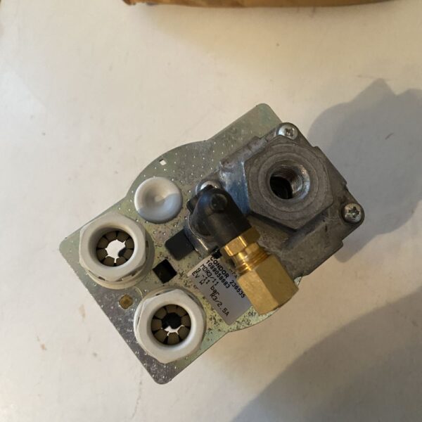 Condor MDR3 Pressure Switch - Image 4