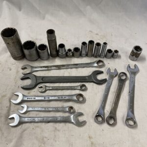 SK tool lot 14 sockets 9 wrenches