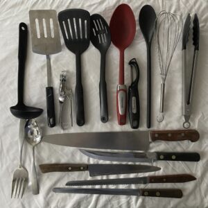 17 x Kitchen Utensil Mixed Set, Spatula, ladle, tongs, knife, can opener