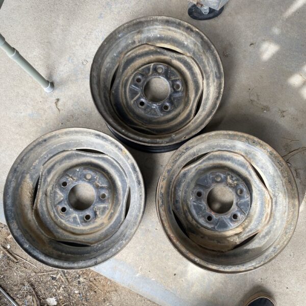 3 classic ford wheels 15in 5 x 5.5 pattern - Image 2
