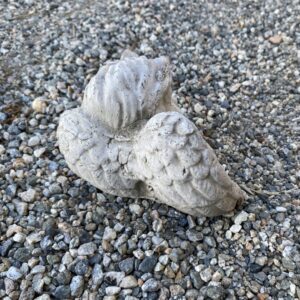 Little resting angel statue yard art